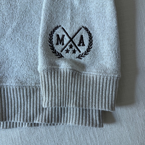 BOSTON Crew Neck - Picture 3 of 5